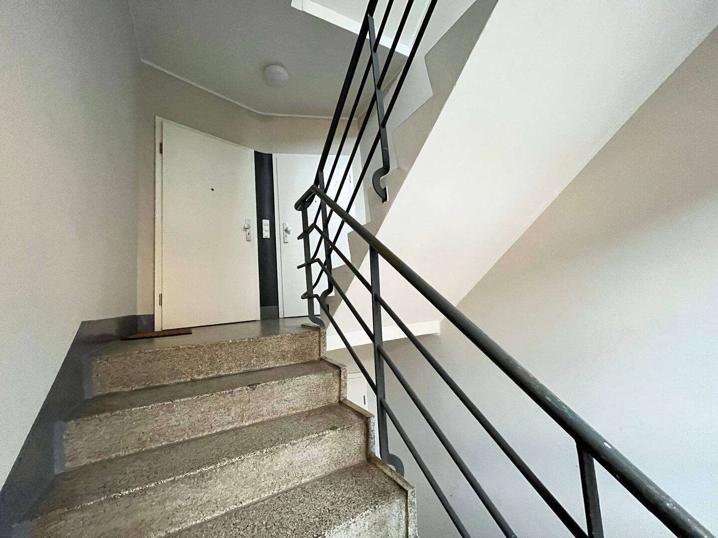 Gemütliche 3-Zimmer-Wohnung mit Balkon in Chemnitz Altchemnitz zu vermieten – Chemnitz – Vorschaubild 2