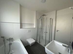 Hochwertiges Reihenhaus,Neubau 2022, 5 Zimmern – 65933 Frankfurt am Main – Vorschaubild 6
