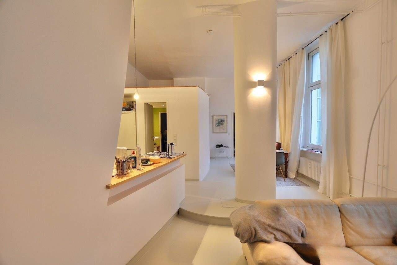 BESTLAGE NÄHE KU´DAMM & LUDWIGKIRCHPLATZ - MODERN MIT ALTBAUCHARME - HELL & RUHIG – Berlin – Vorschaubild 4