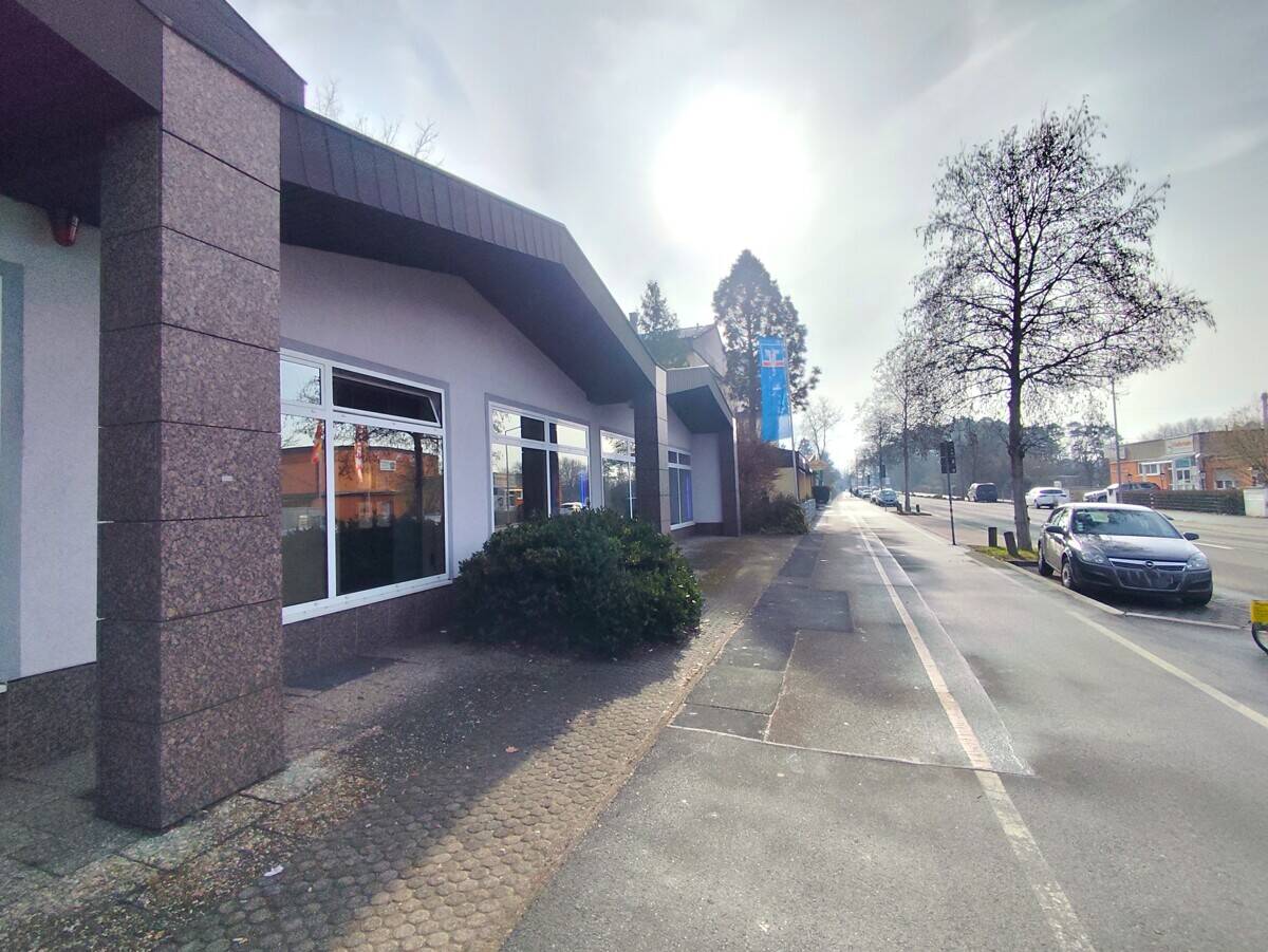 4-Familienhaus und Bankgebäude, aufgeteilt nach WEG, Garagen, Stellplätze,... – Nürnberg – Vorschaubild 3