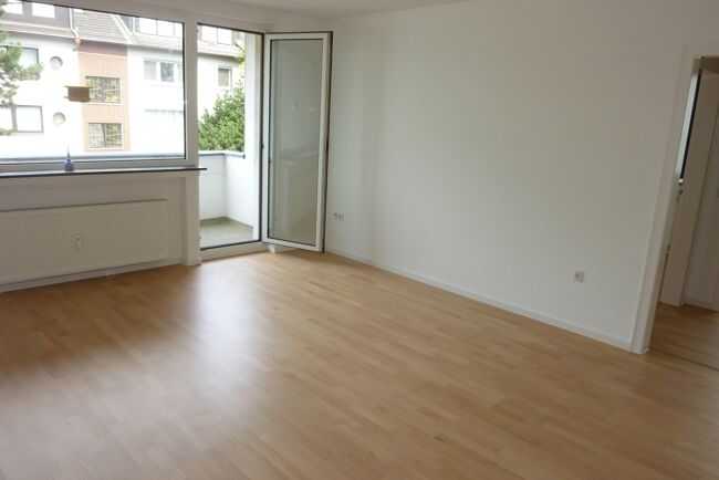*FRISCH RENOVIERT IN ZENTRALER LAGE! 2-Zi.-Wohnung mit Balkon.* – Hagen – Vorschaubild 2