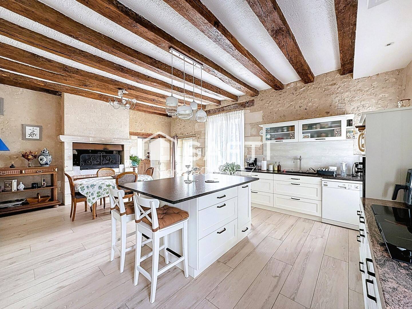 Maison 7 pièces 229 m² · à Louans · 229 m² · 425 000 €