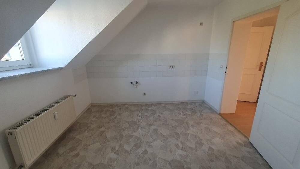 schöne Dachwohnung mit Fahrstuhl – Chemnitz – Vorschaubild 7