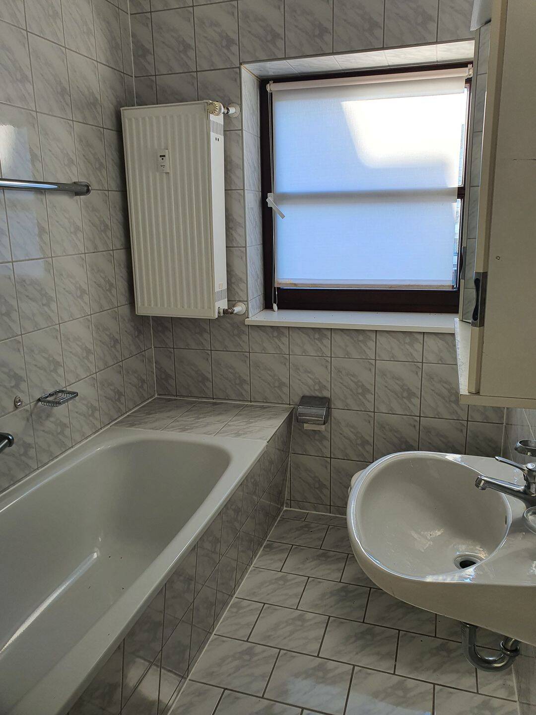 Praktische Zwei-Zimmer-Wohnung in Nähe der Innenstadt (Zentrum) – Chemnitz – Vorschaubild 3