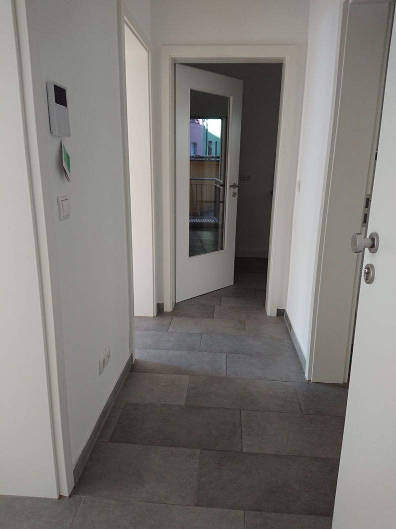 helle 2-Zimmer im EG mit Balkon & Einbauküche – Nürnberg – Vorschaubild 5