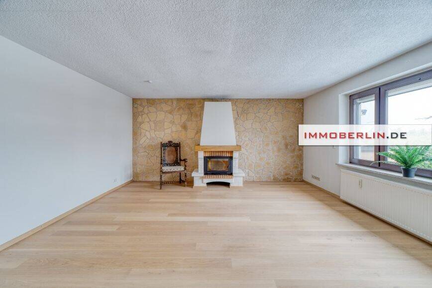 IMMOBERLIN.DE - Attraktives Haus mit zwei Wohneinheiten & Nebengebäude inkl. Doppelgarage – Mönkebude – Bild 1 von 9