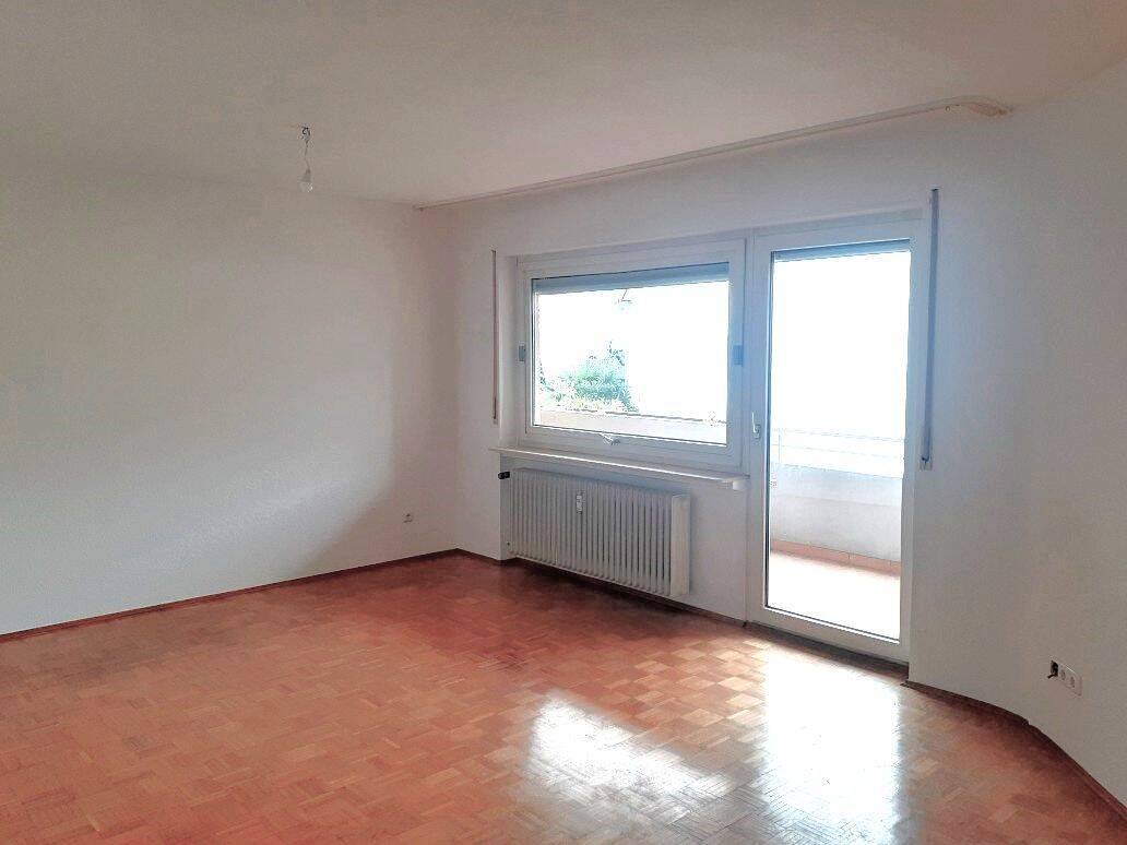 Renovierte und offen geschnittene Wohnung mit Balkon und Tiefgaragenstellplatz – Mannheim – Vorschaubild 2