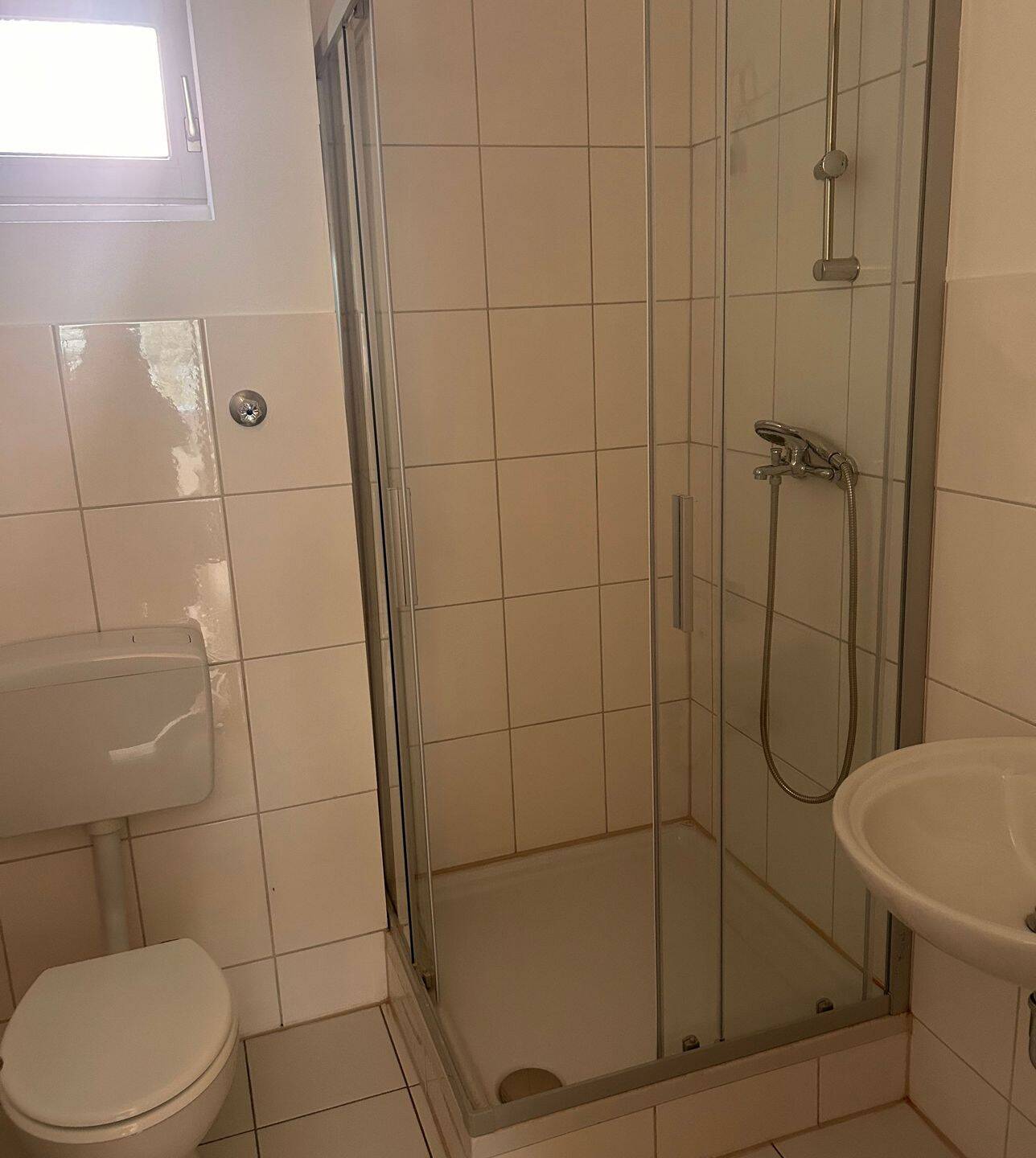 Komplett sanierte 2-Zimmer-Altbauwohnung im Reiherstiegviertel am Hafenrand – Hamburg – Vorschaubild 4