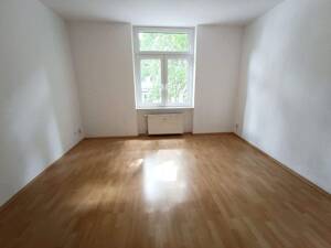 Viel Platz zum Spielen und Entspannen! Großzügige 3-Raum-Wohnung mit Balkon – 39112 Magdeburg – Vorschaubild 2
