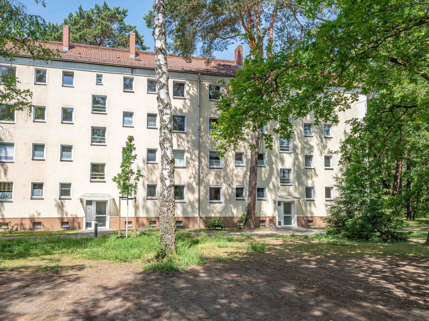 Familientraum in Potsdam-Babelsberg: 4-Zimmer-Wohnung mit zwei Balkonen in ruhiger, grüner Lage