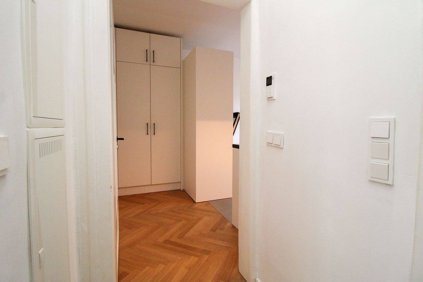 Charmante 2-Zimmer-Altbauwohnung – München – Vorschaubild 6