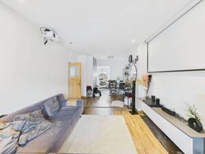 Mehrfamilienhaus mit 7 Wohnungen & teilbarer Maisonette – 51069 Köln – Vorschaubild 2