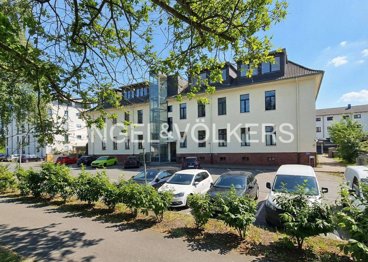 Bequem ankommen, entspannt genießen: Ihre neue Wohnung mit Lift und zwei Sonnenbalkonen – Braunschweig – Vorschaubild 3