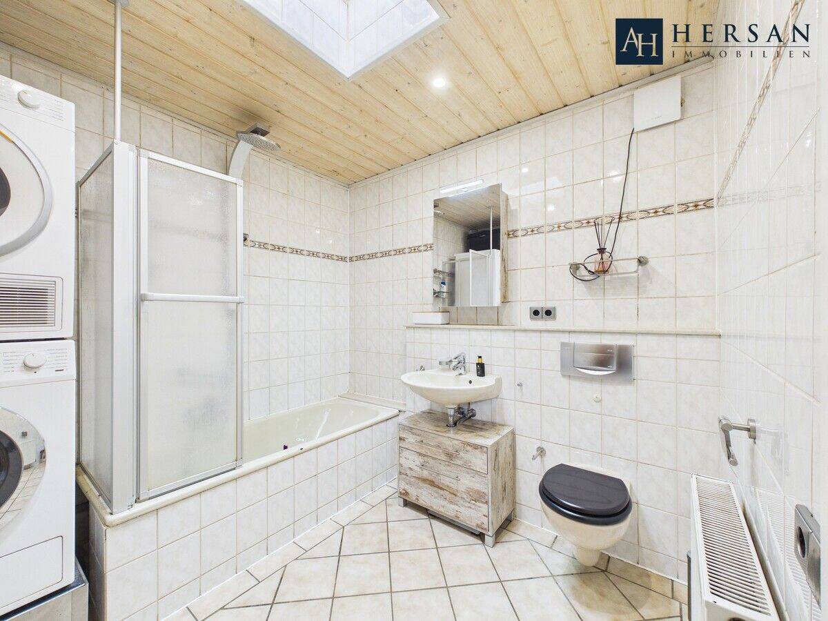Renoviertes Einfamilienhaus mit Wintergarten und Balkon in dörflichen Umgebung - Linnich Kofferen! – Linnich – Vorschaubild 5