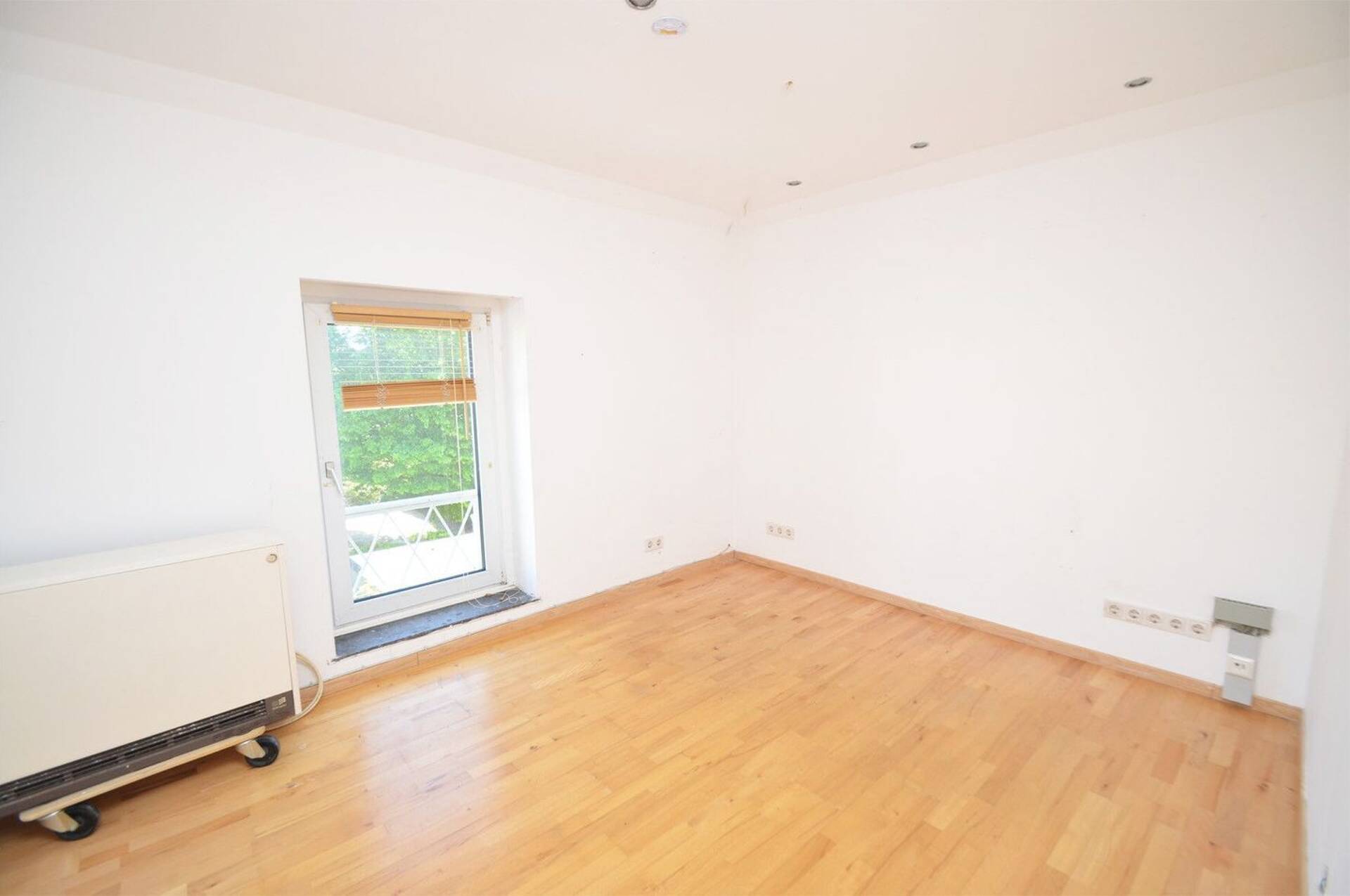 Mehrfamilienhaus in 50999 Köln mit 213 m² kaufen
