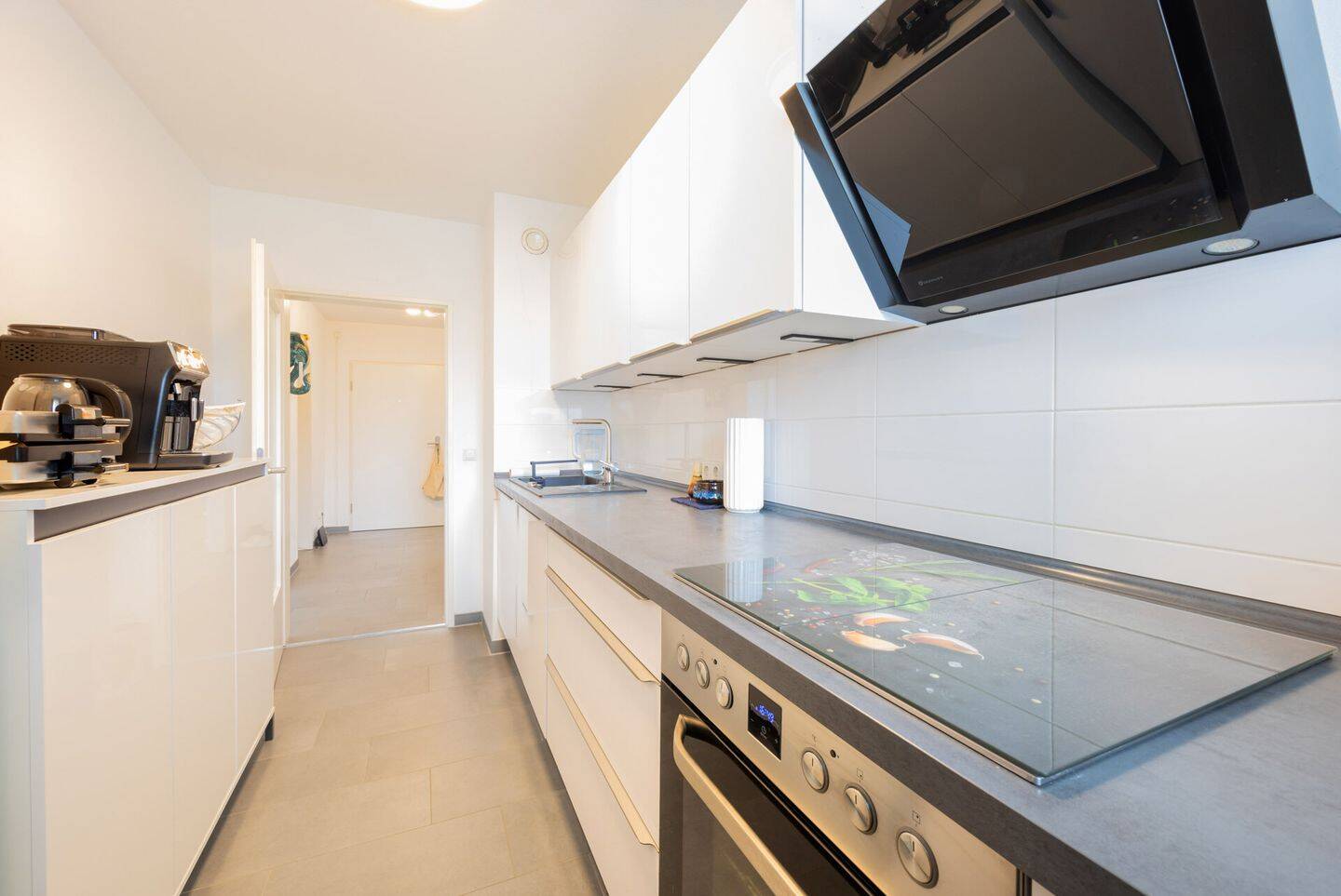 Panorama Tower Germering | Sanierte 2-Zimmer-Wohnung mit Balkon & Tiefgarage (4.OG) – Germering – Vorschaubild 8
