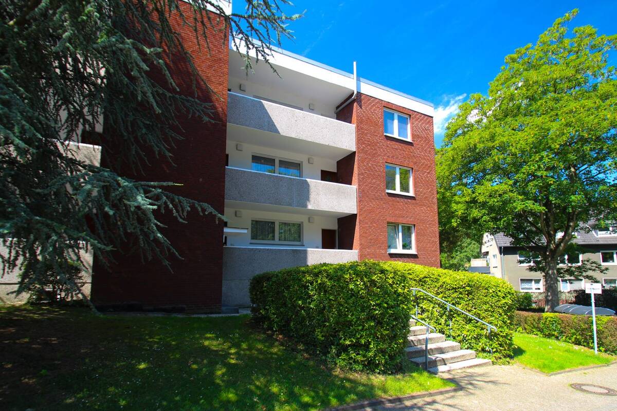 2 Zimmer - renoviert - ruhige Lage - Balkon - Erstbezug - Stellplatz – 44894 Bochum – Bild 1 von 5