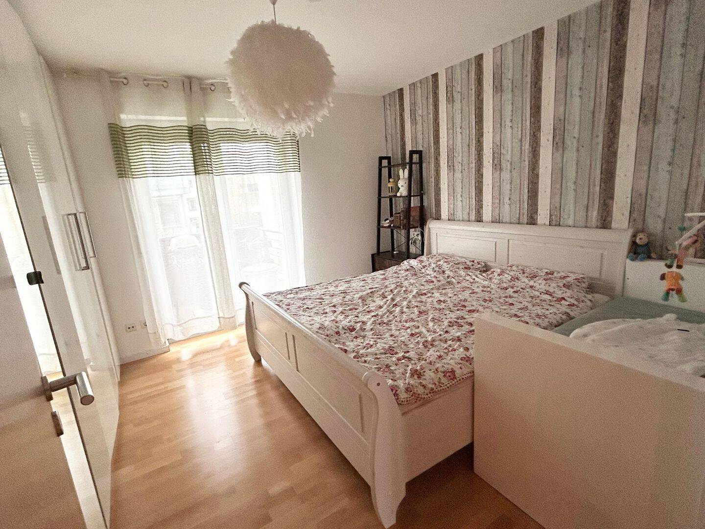 4-Zimmer-Wohnung mit 122 m² in Weinstadt-Endersbach (S-Bahn-nah, mit Aufzug Barrierefrei) – Weinstadt – Vorschaubild 4