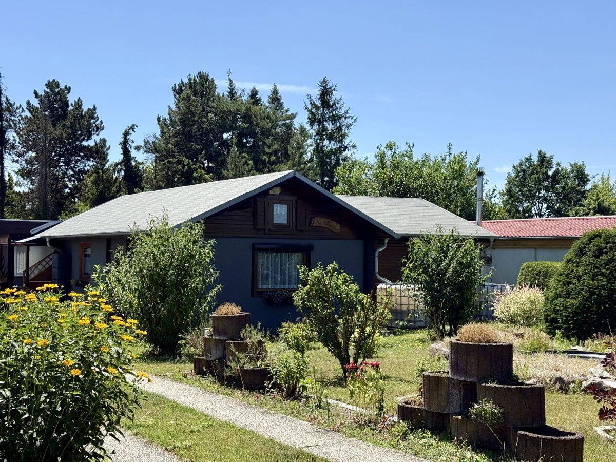 PROVISIONSFREI | Blockbohlenhaus auf über 1.000 qm: ebenerdiger Bungalow mit Garage und Gartenhaus – Bernau – Vorschaubild 6