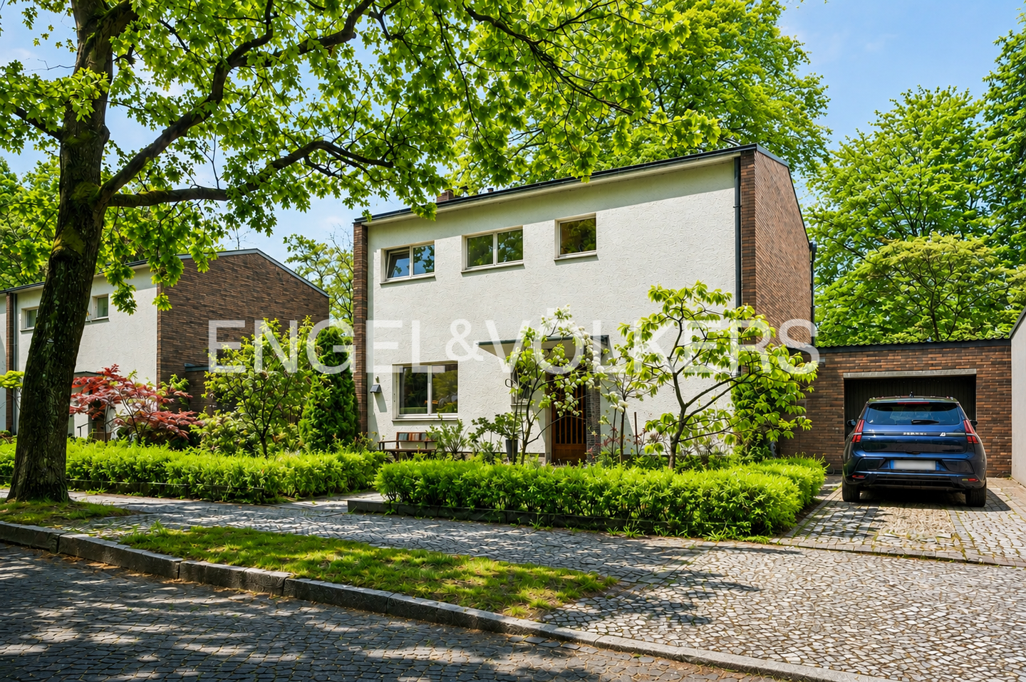 Zeitloser Charme trifft modernen Wohnkomfort - liebevoll saniertes Haus in Top Dahlem-Lage