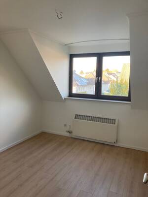 Helle 4 Zi. Dachgeschosswohnung mit Balkon – 45359 Essen – Vorschaubild 3