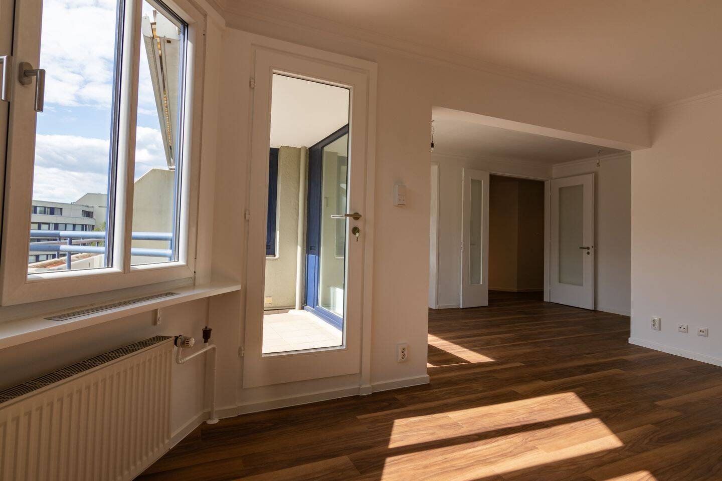 Privat an Privat /OHNE Makler / Wohnen, wo Zehlendorf am sch\u00f6nsten ist \u2013 gro\u00dfz\u00fcgige, 2019 sanierte 3 Zimmer Wohnung mit Balkon – Berlin – Vorschaubild 8