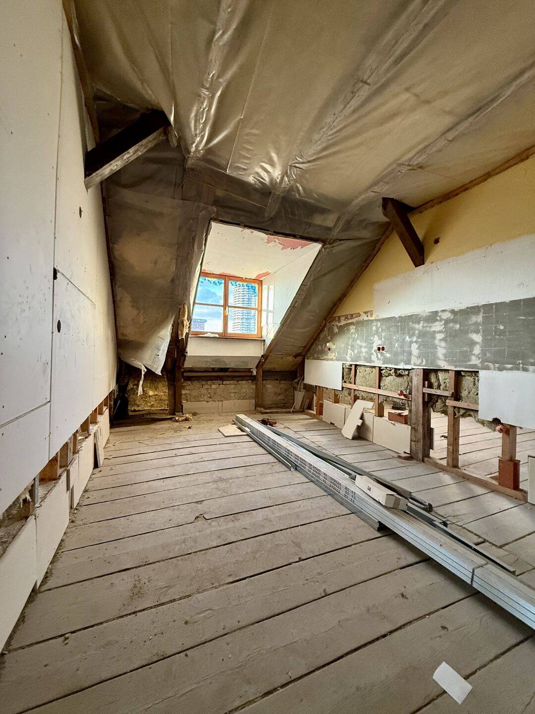 Dachgeschoss-Rohling im begehrten Antonsviertel, Augsburg - Gestalten Sie Ihr Traumzuhause! – Augsburg – Vorschaubild 6