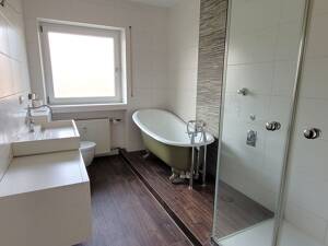Ruhig und grün in der City leben: Großzügig-elegante 3 ½-Zi.-ETW mit Traum-Balkon in bester Innenstadtlage – 91052 Erlangen – Vorschaubild 6