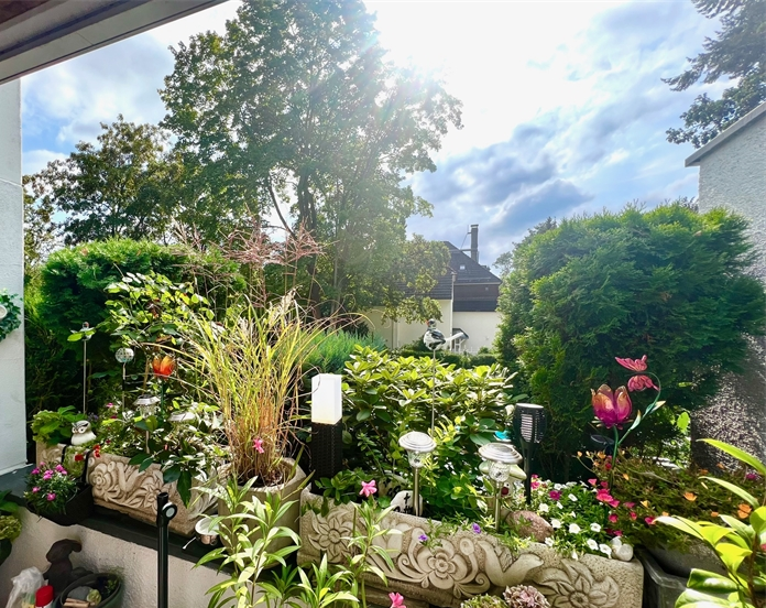 NEUER KP- ERSTKLASSIGE TERRASSEN-WOHNUNG - DIREKT AM POOL - 2.500 qm Parkgrundstück – Berlin – Vorschaubild 4