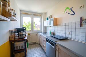 Perfekte Lage! Ruhige und lichtdurchflutete Zweizimmerwohnung im Dachgeschoss mit Westbalkon – 93051 Regensburg – Vorschaubild 4