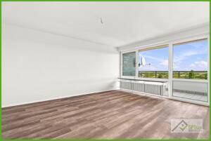 + 5PLUS + WOHNEN MIT PANORAMA: ETW MIT TRAUMHAFTEM FERNBLICK ÜBER DEN DÄCHERN VON AACHEN / WALHEIM + – 52076 Aachen – Vorschaubild 4