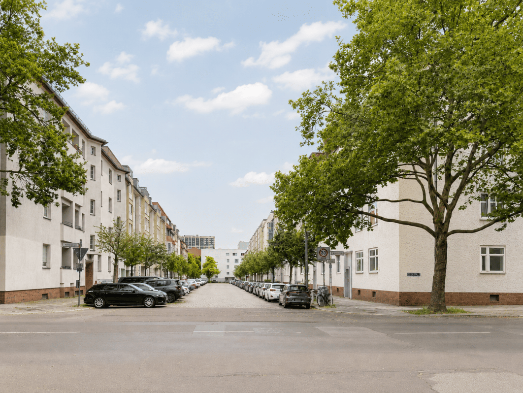Bezugsfertige Altbauwohnung im Fanningerkiez mit großem Gemeinschaftsgarten ohne Käuferprovision