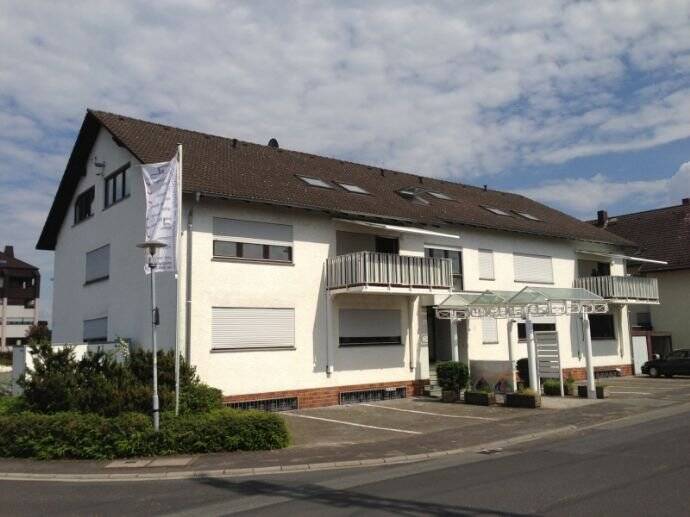Stadtnah zu Ffm. OF- und exklusives Wohnen in sehr gepfl. kl.Mehrfam. Haus - großer Sonnenbalkon!