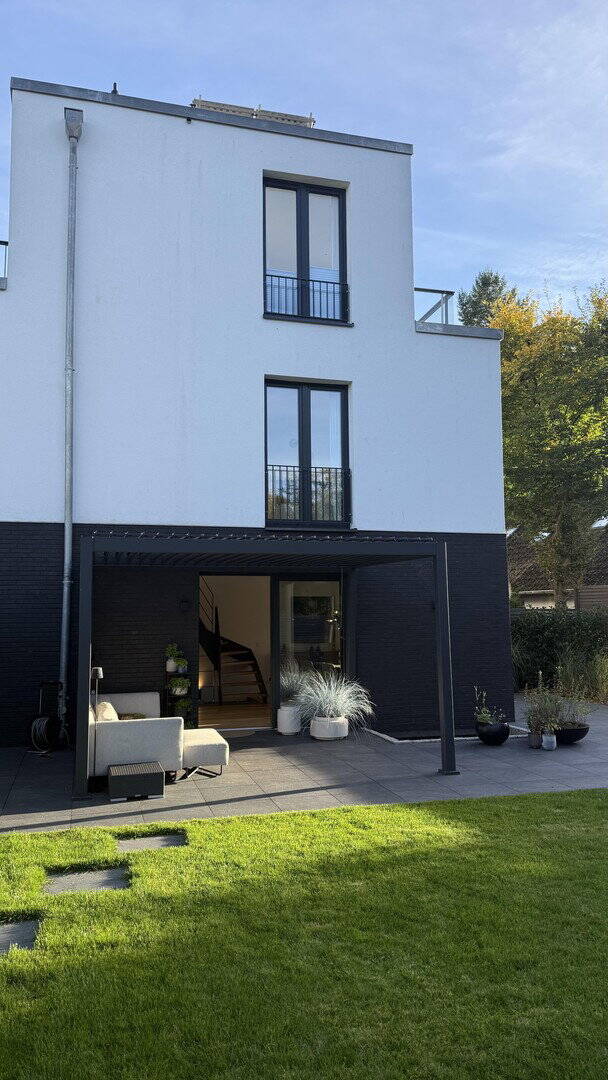 Modernes Endhaus am Brabandkanal mit großem Garten, Dachterrasse und Wellnessbereich – Hamburg – Vorschaubild 5