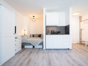 Vollständig saniertes und möbliertes 1-Zimmer City Apartment mit Balkon und optional Stellplatz in Winterhude – 22303 Hamburg – Vorschaubild 4