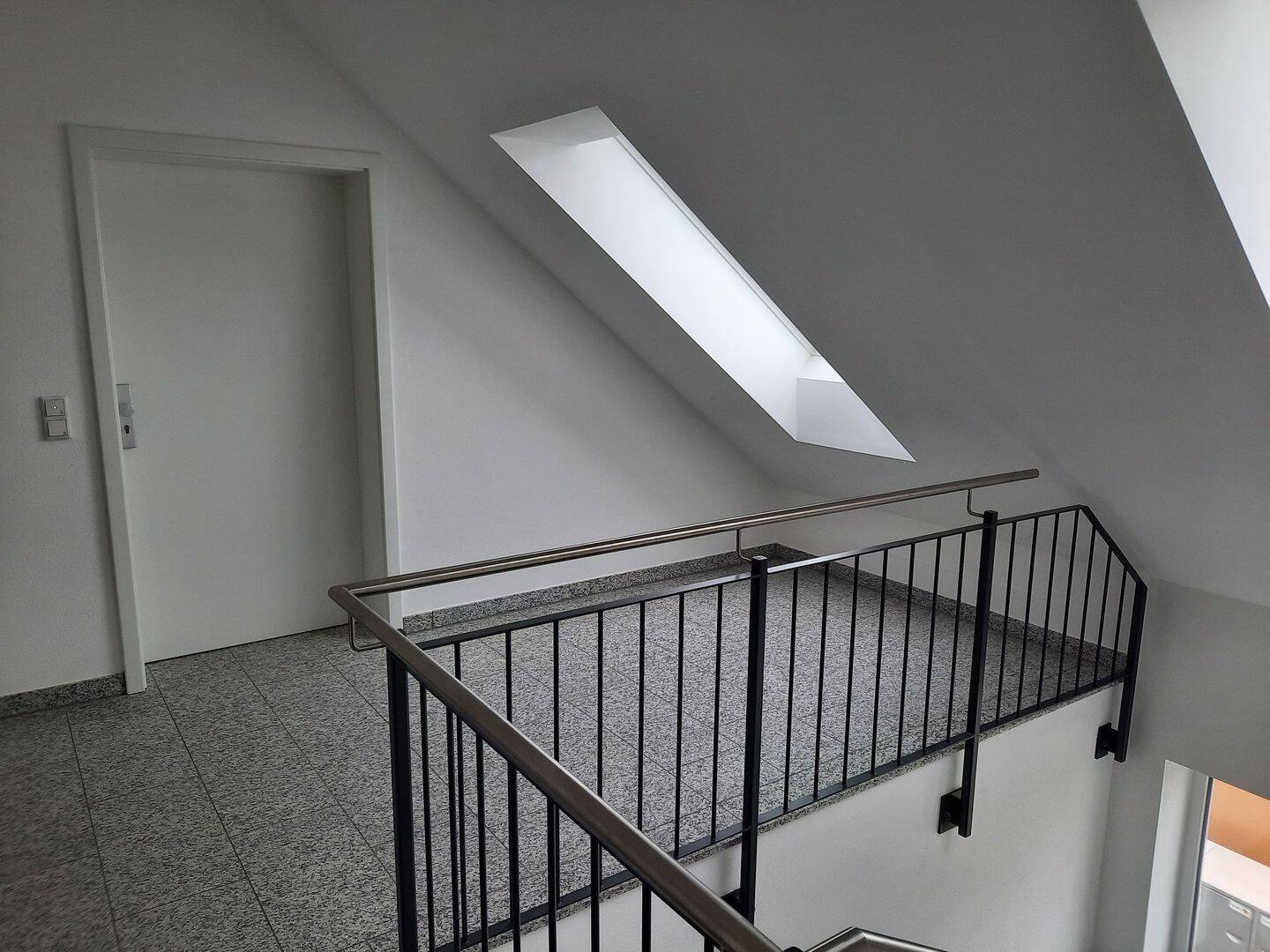 Wunderschöne 2,5-Zimmer-DG-Wohnung in Bestlage von Ingolstadt – Ingolstadt – Vorschaubild 4