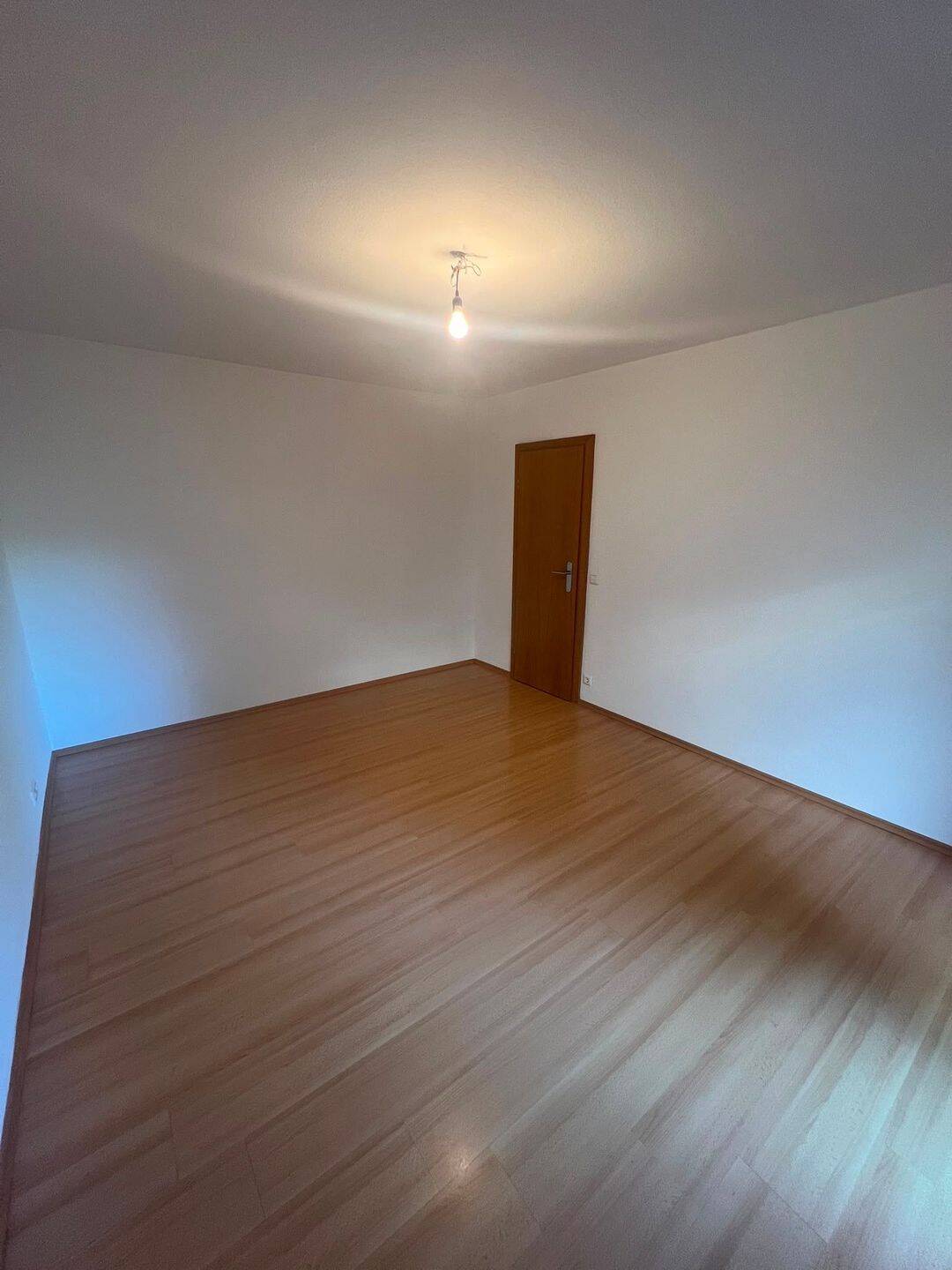 Erstbezug nach Sanierung | Moderne 2-Zimmer-Wohnung mit 2 Balkonen, EBK & Stellplatz in Pforzheim – Pforzheim – Vorschaubild 6