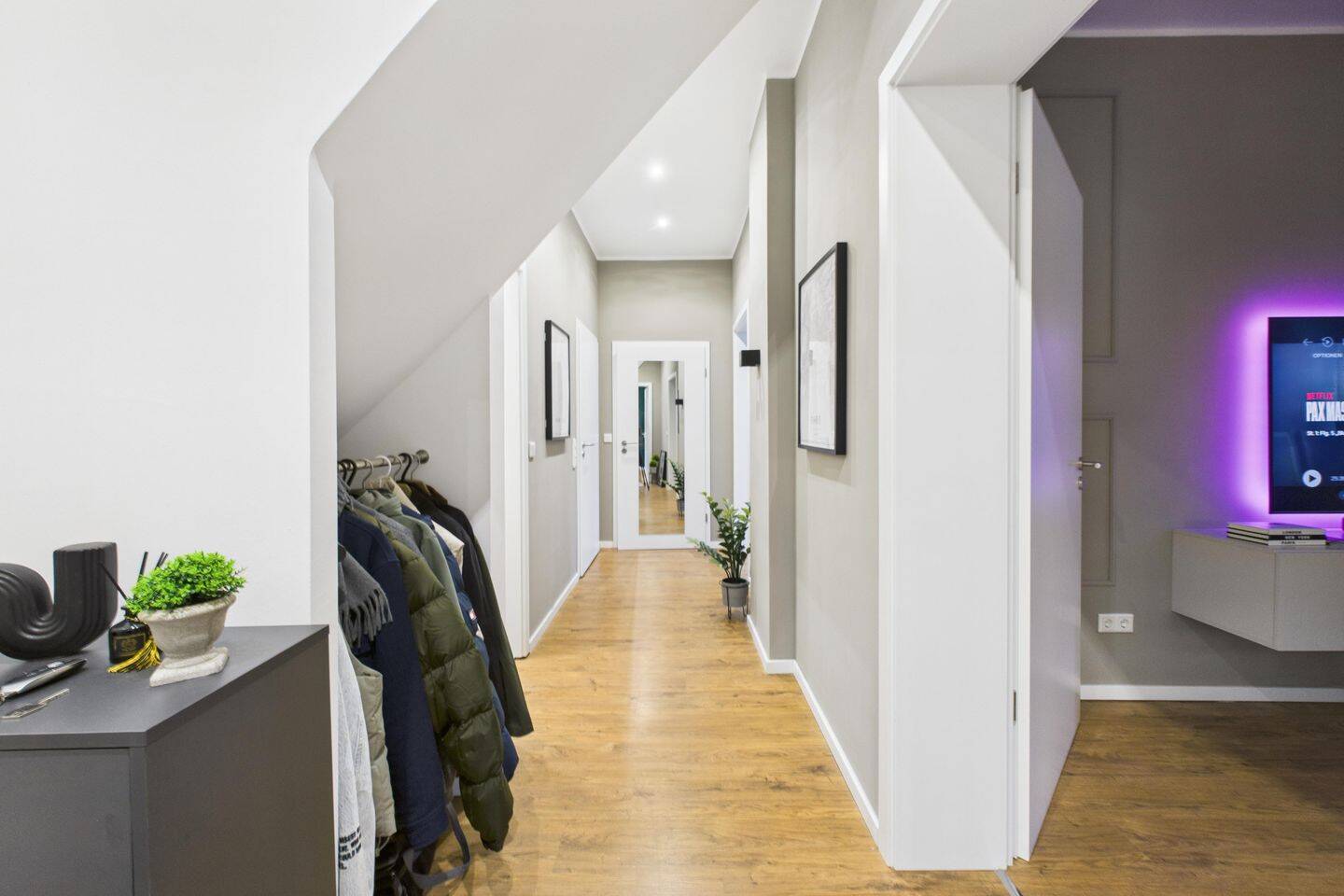 Kernsanierte Dachgeschosswohnung mit ca. 139 m² Grundfläche und Potenzial für Maisonette-Ausbau – Wuppertal – Vorschaubild 3
