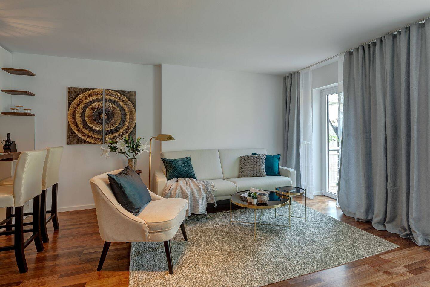 Alt-Schwabing: Hochwertige 2-Zimmer Wohnung mit Balkon und Wintergarten – München – Vorschaubild 3