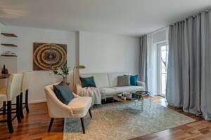 Alt-Schwabing: Hochwertige 2-Zimmer Wohnung mit Balkon und Wintergarten – 80802 München – Vorschaubild 3