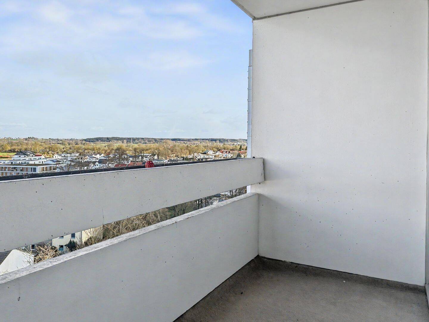 Wohnen mit Weitblick: helle 2-Zimmer-Wohnung mit traumhaftem Ausblick in Neu-Ulm/Ludwigsfeld – Neu-Ulm – Vorschaubild 6