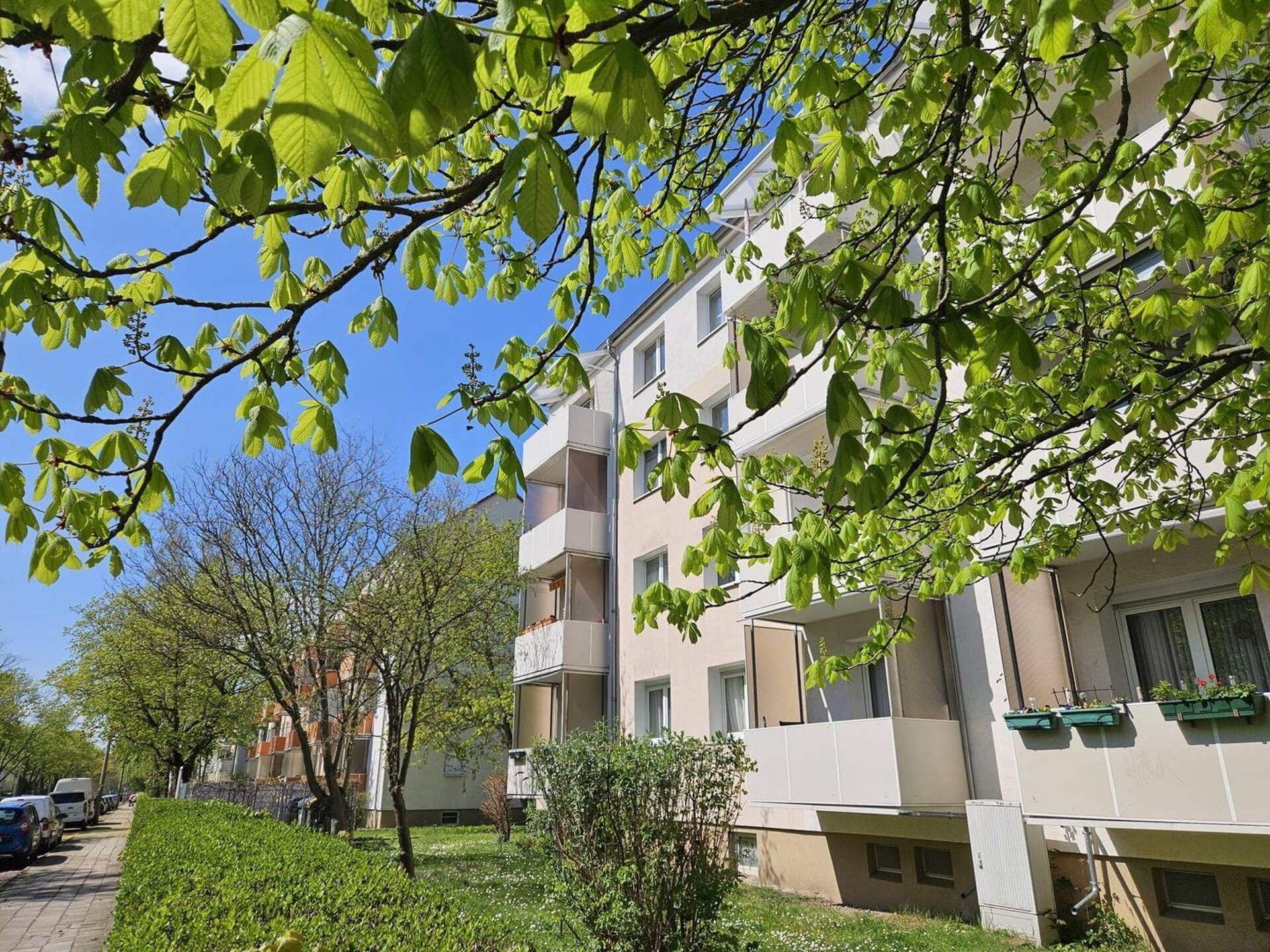 Etagenwohnung in 06130 Halle mit 60 m² kaufen