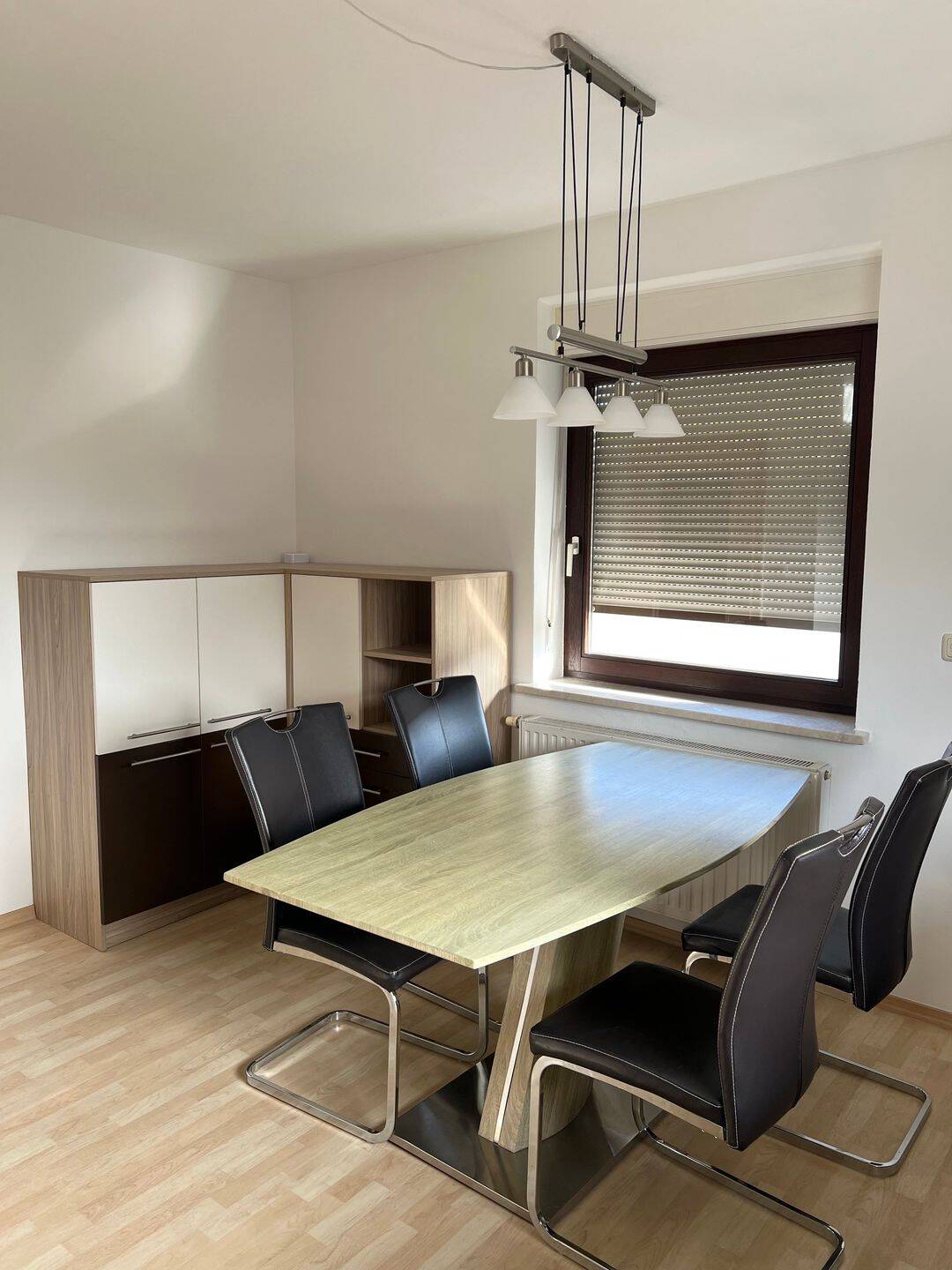 Stilvolle 4-Zimmer-Wohnung mit Balkon – Schwandorf – Vorschaubild 3