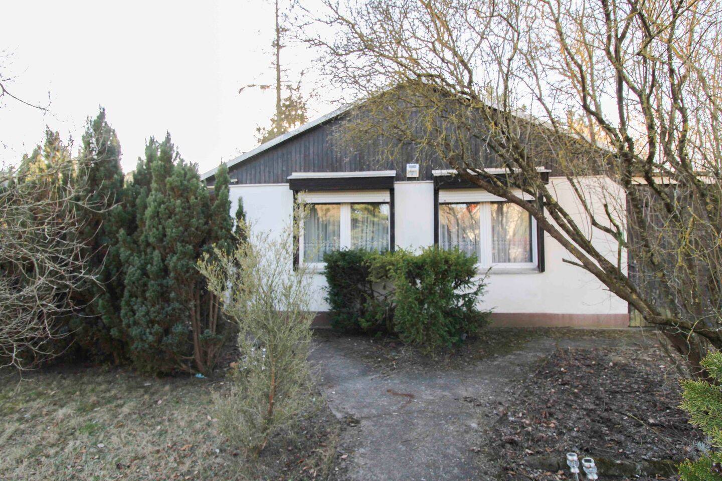 Handwerker aufgepasst: Solides Haus mit Entwicklungspotenzial und großem Grundstück in Oranienburg – Oranienburg – Vorschaubild 2