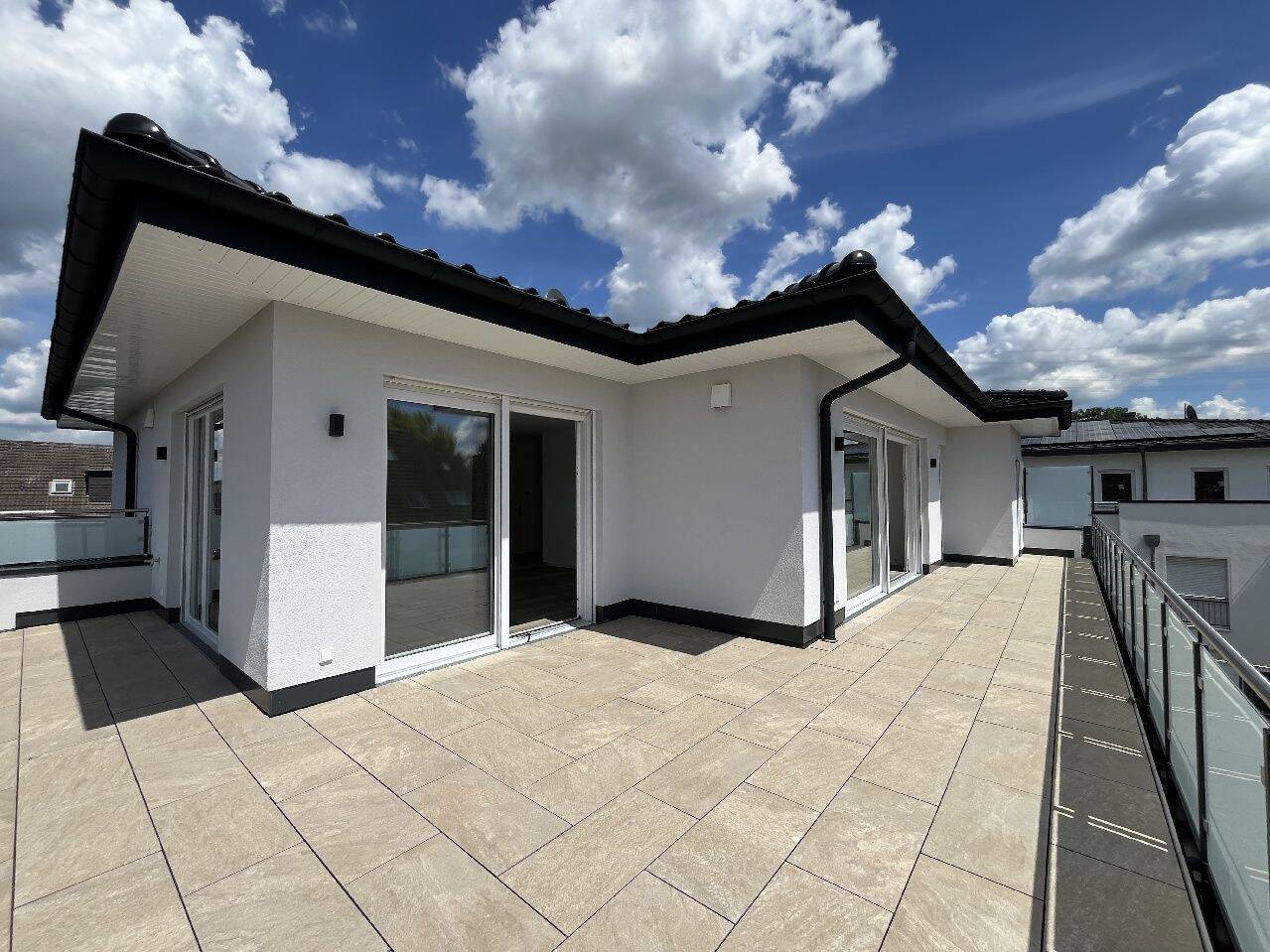 Erstbezug: Neubau Penthouse-Wohnung mit Aufzug bis in die Wohnung und beeindruckender Dachterrasse! – Paderborn – Vorschaubild 6