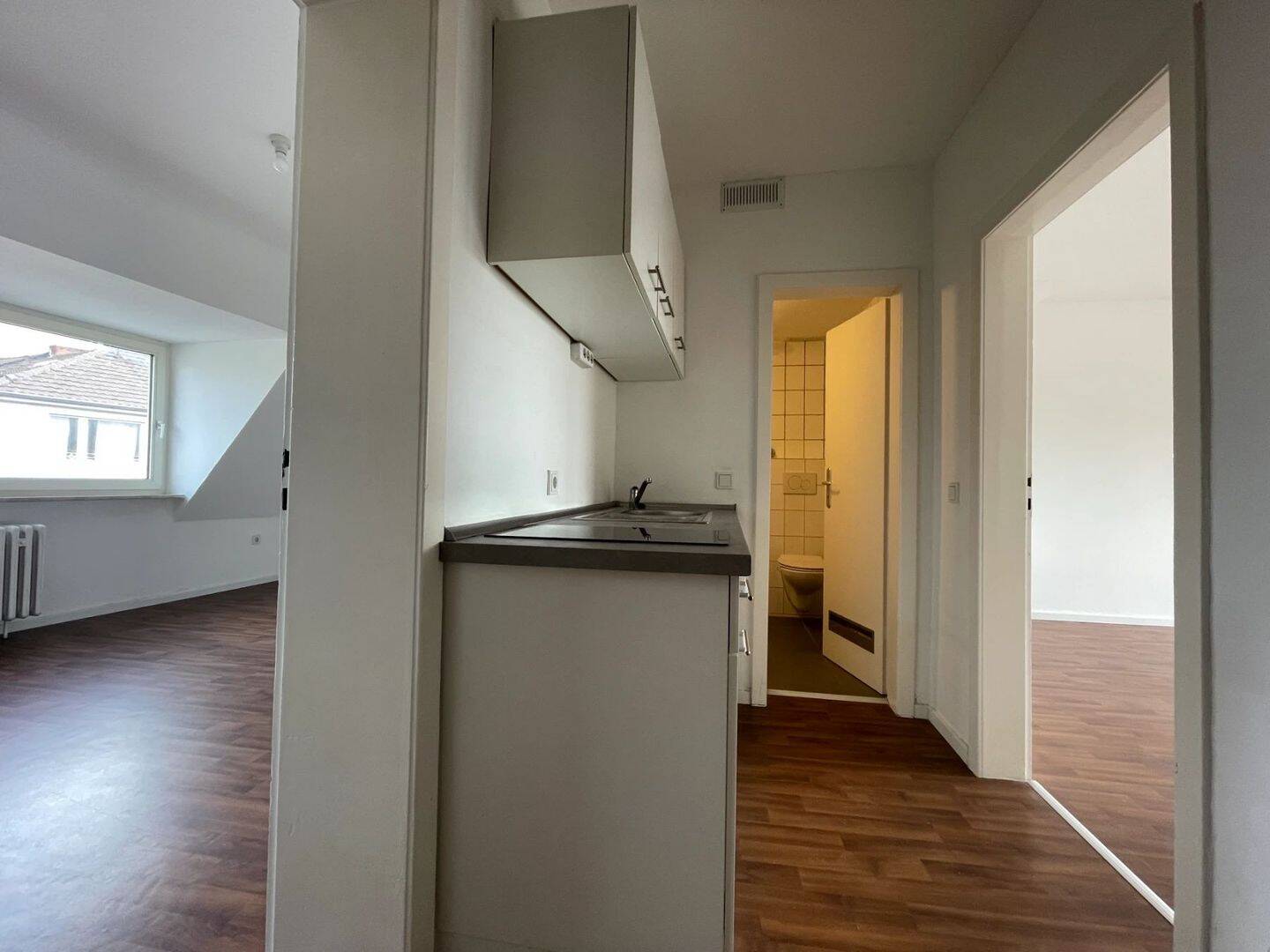 Charmante 2-Zimmer-Wohnung mit Domblick – Köln – Vorschaubild 5