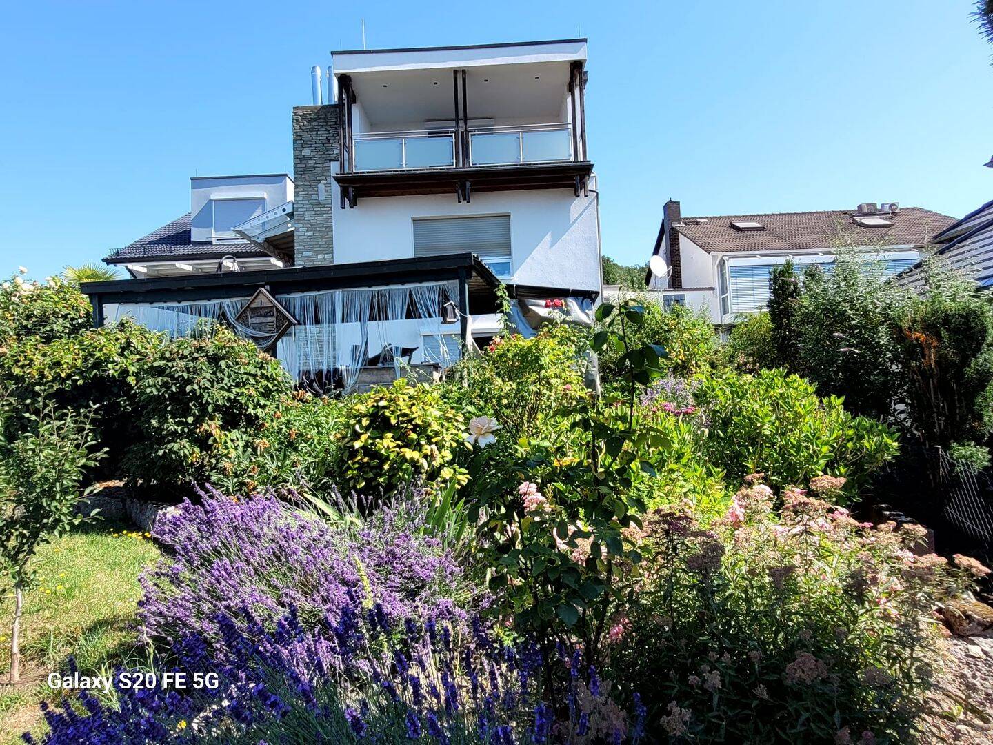 Exklusives Einfamilienhaus in Kleinostheimer Bestlage Im Wingert mit riesiger Terrasse und Loggia – Kleinostheim – Vorschaubild 5
