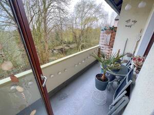 Etagenwohnung Eckernfeld - 4 Zimmer / Balkon / 2OG / Bad mit Wanne Dusche und Fenster / Dämmung – 27580 Bremerhaven – Vorschaubild 2