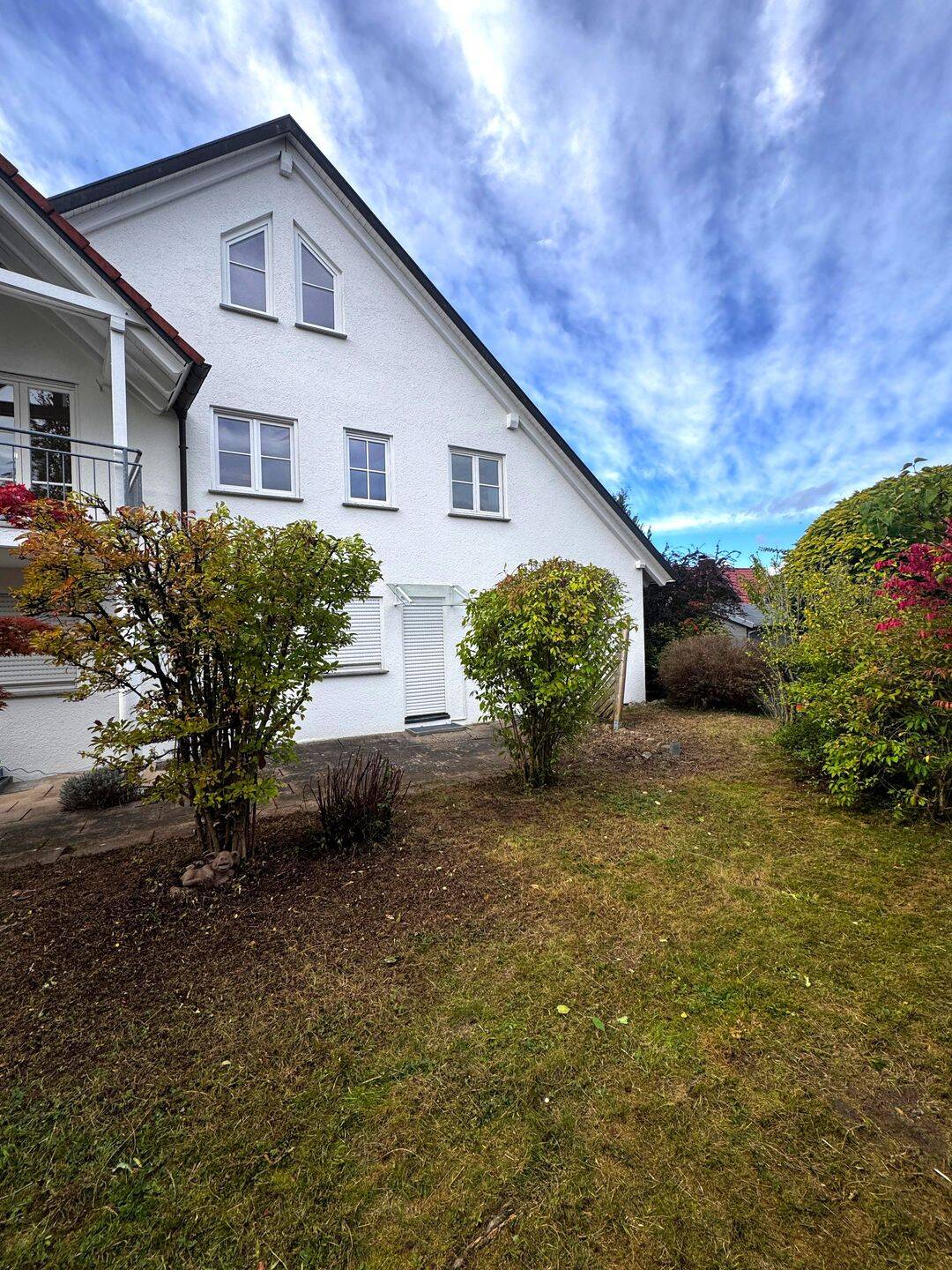 Tolle 4-Zimmereigentumswohnung mit 2 Tiefgaragenstellplätzen, sowie einen großen Gartenanteil in Grünkraut.