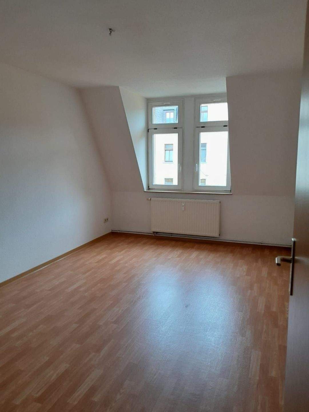 Interesse? Attraktive Zwei-Zimmer-Wohnung – Chemnitz – Vorschaubild 2
